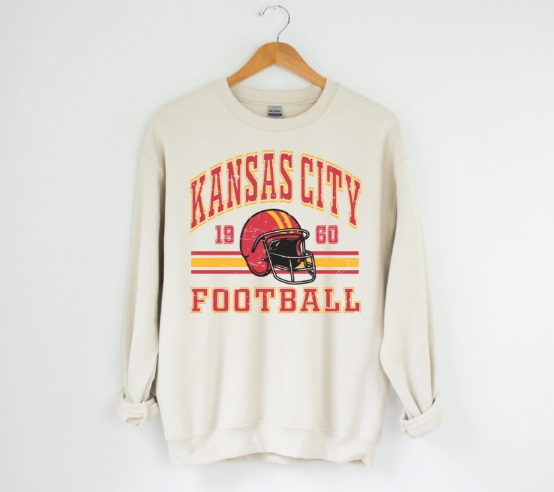 Unisex Kansas City Chiefs Retro Style Sweatshirt Crewneck - Vintage Chiefs Fan Gift Featuring Travis Kelce - Football Fan Tee