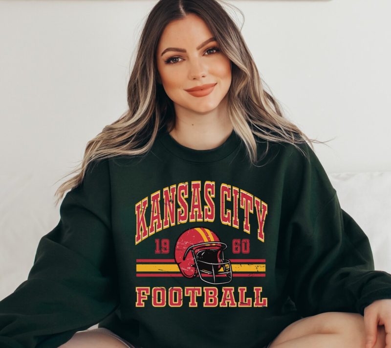 Unisex Kansas City Chiefs Retro Style Sweatshirt Crewneck - Vintage Chiefs Fan Gift Featuring Travis Kelce - Football Fan Tee