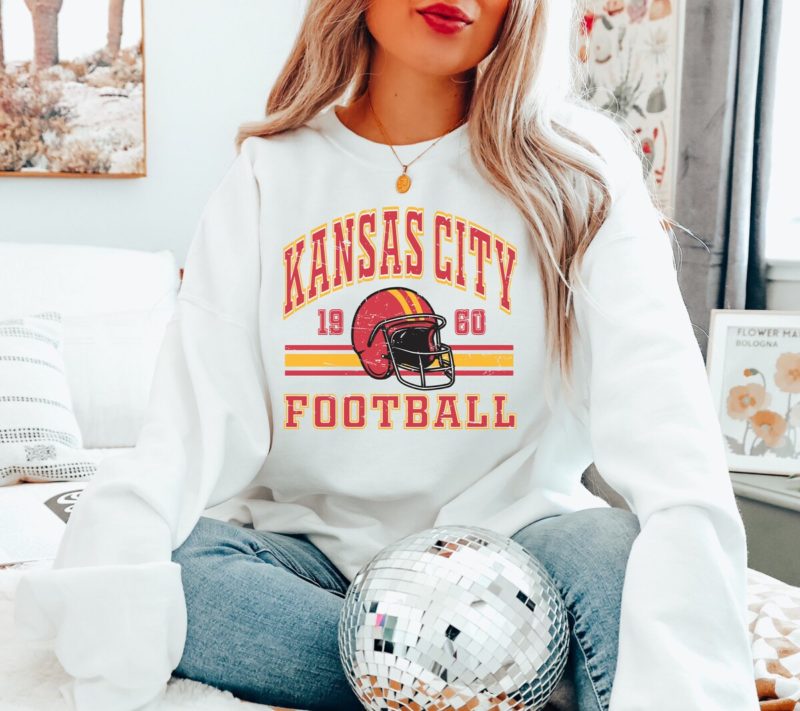 Unisex Kansas City Chiefs Retro Style Sweatshirt Crewneck - Vintage Chiefs Fan Gift Featuring Travis Kelce - Football Fan Tee