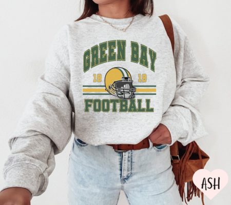 Unisex Vintage Green Bay Football Sweatshirt - Retro Packers Football Crewneck Shirt - Perfect Gift for 80s Sports and Green Bay Football Fans